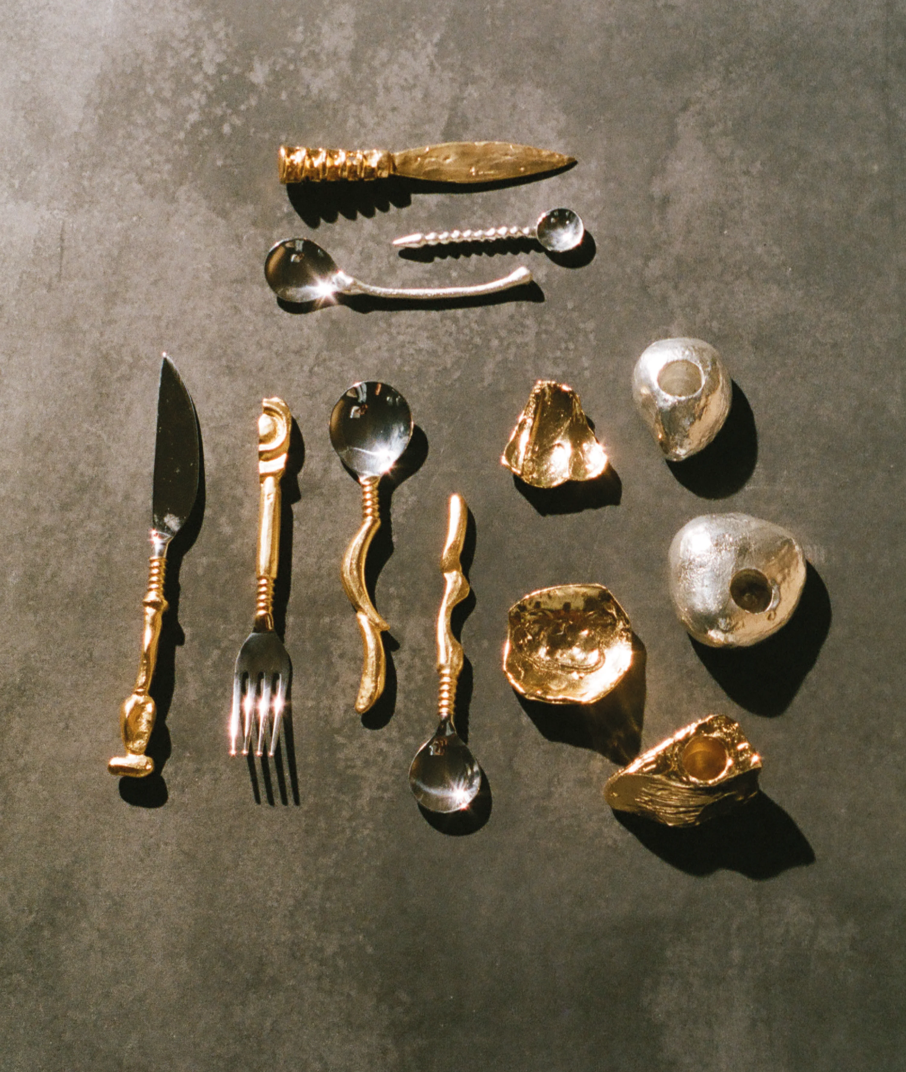 The Bearer of Fortune Dishes - Image 4